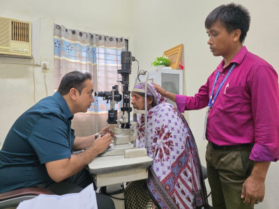  नेपाली नेत्र विशेषज्ञद्वारा बङ्गलादेशको ठाकुरगाँवमा निःशुल्क आँखा शिविर 